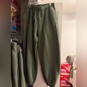 Comfrt green Joggers